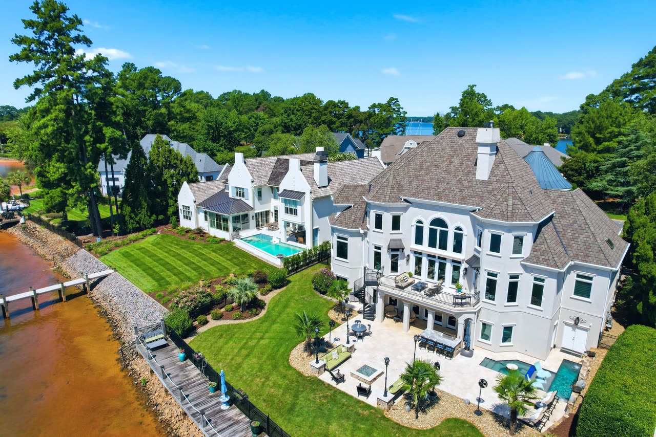Rear elevation and pool from the air