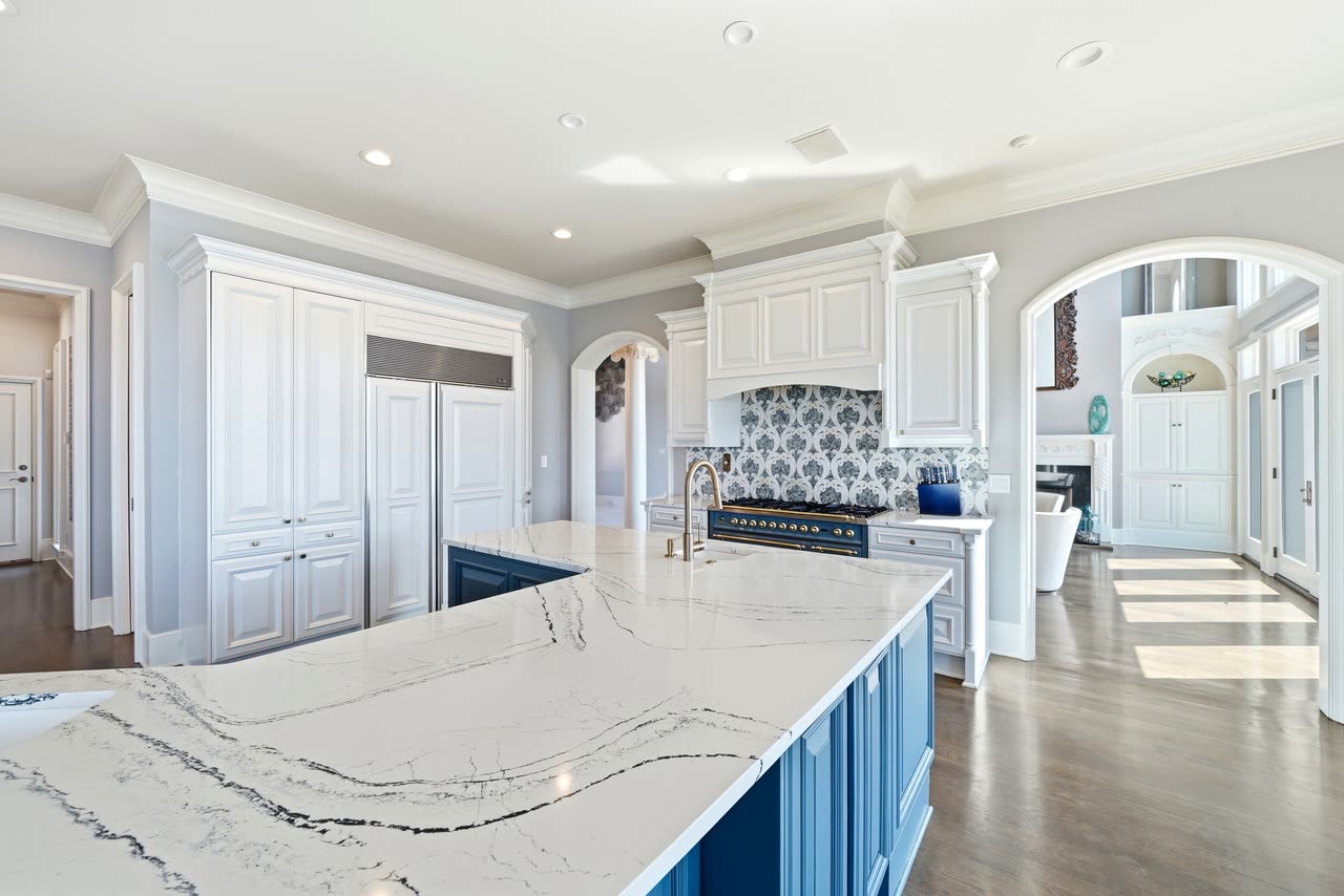Kitchen with the blue island
