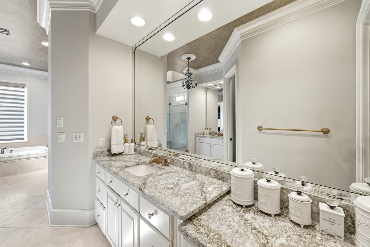 Bathroom vanity
